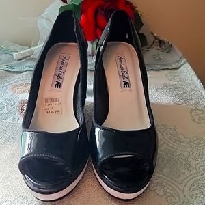 American Eagle Black Patent Peep Toe Platform Stripe Wedge. Size 8